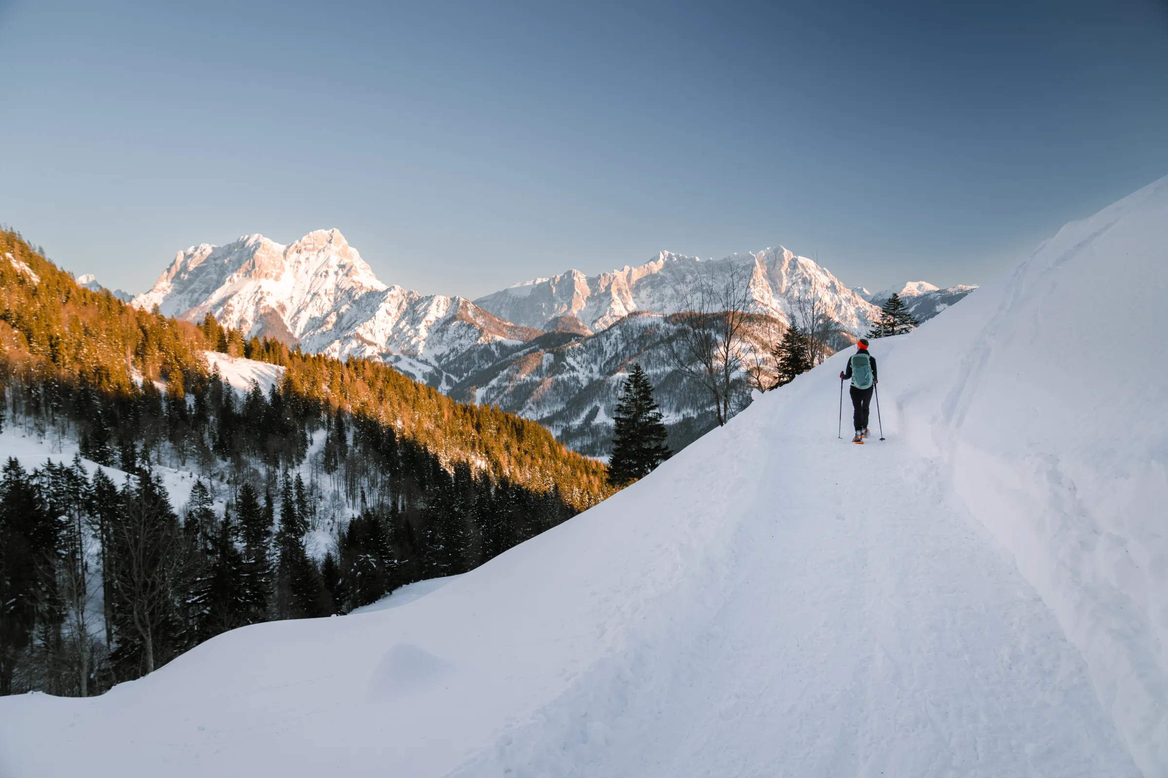 Snowshoe hiking in the Gesäuse